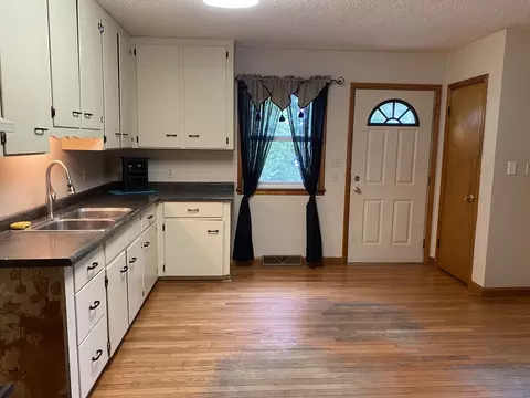 901 N Power St, Spring Valley, IL 61362 photo 4