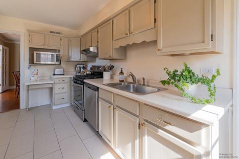 1202 E Liberty Dr, Wheaton, IL 60187 photo 12