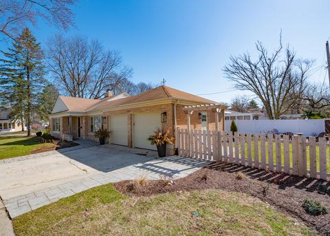 1202 E Liberty Dr, Wheaton, IL 60187 photo 2