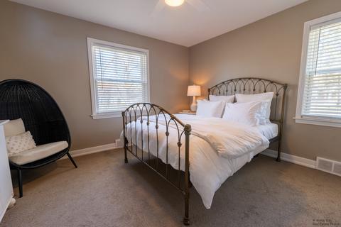 1202 E Liberty Dr, Wheaton, IL 60187 photo 13