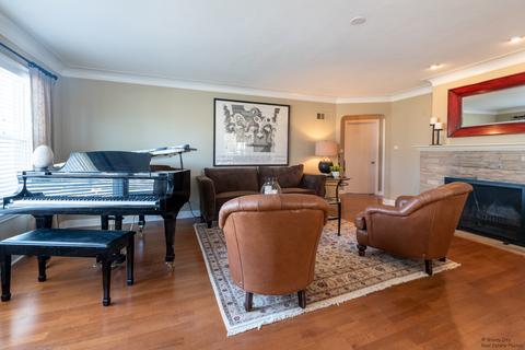 1202 E Liberty Dr, Wheaton, IL 60187 photo 5
