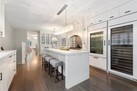 61 Elm St, Chicago, IL 60611 photo 7