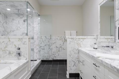 61 Elm St, Chicago, IL 60611 photo 27