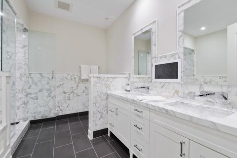 61 Elm St, Chicago, IL 60611 photo 26