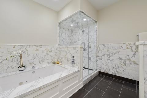 61 Elm St, Chicago, IL 60611 photo 25
