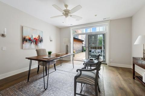 61 Elm St, Chicago, IL 60611 photo 17