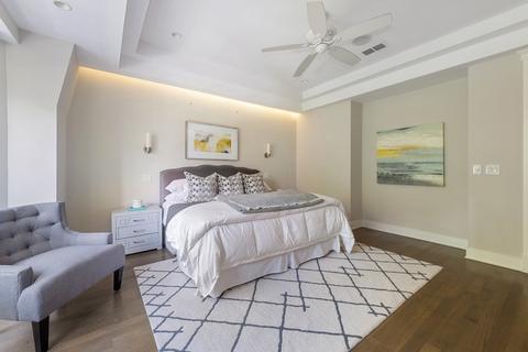 61 Elm St, Chicago, IL 60611 photo 22