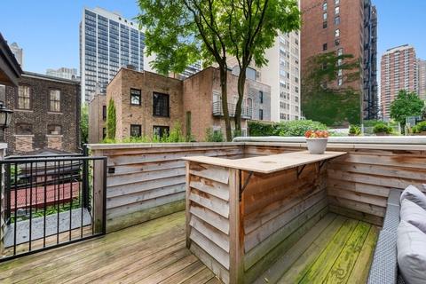 61 Elm St, Chicago, IL 60611 photo 41