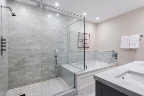 61 Elm St, Chicago, IL 60611 photo 31