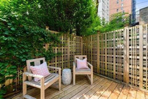 61 Elm St, Chicago, IL 60611 photo 15