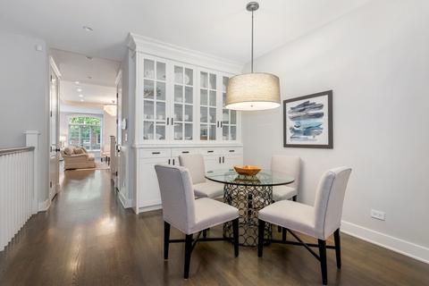 61 Elm St, Chicago, IL 60611 photo 11