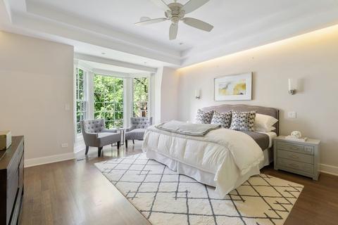 61 Elm St, Chicago, IL 60611 photo 20