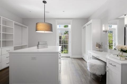 61 Elm St, Chicago, IL 60611 photo 23