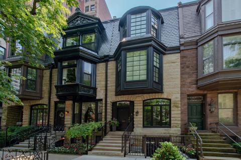 61 Elm St, Chicago, IL 60611 photo 1