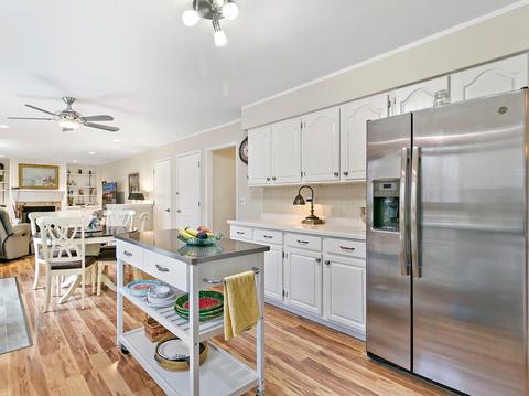 5031 Adele Dr, Gurnee, IL 60031 photo 9
