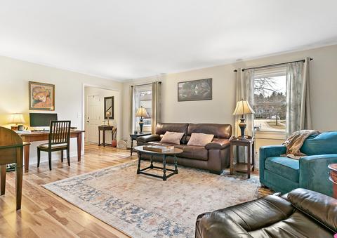 5031 Adele Dr, Gurnee, IL 60031 photo 4