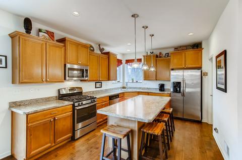 3146 Kyra Ln, Elgin, IL 60124 photo 8