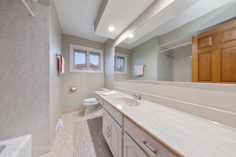 5 N305 Neva Ter, Itasca, IL 60143 photo 15
