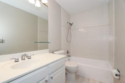 1225 Hassell Cir, Hoffman Estates, IL 60169 photo 12