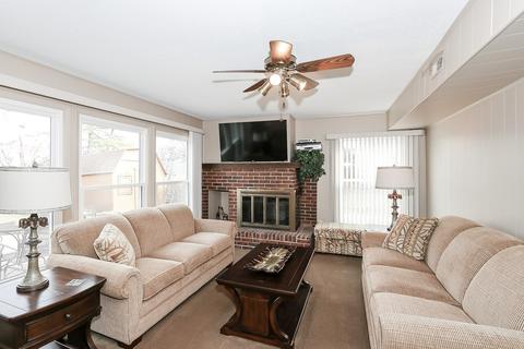 1225 Hassell Cir, Hoffman Estates, IL 60169 photo 16