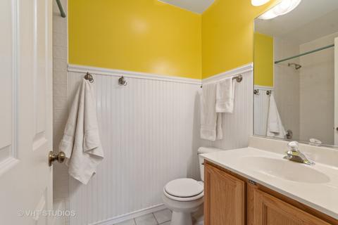 2834 Colonial Dr, Elgin, IL 60123 photo 13