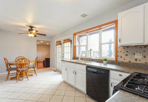 862 Lakeside Dr, Bartlett, IL 60103 photo 7