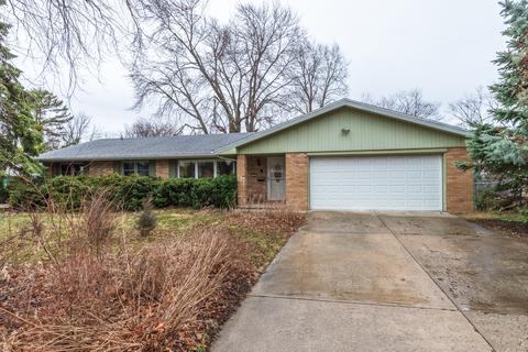 18 Grandview Dr, Normal, IL 61761 photo 2
