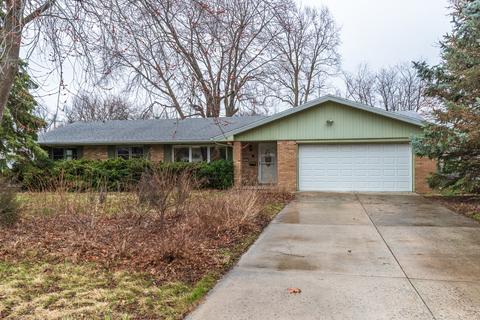 18 Grandview Dr, Normal, IL 61761 photo 1