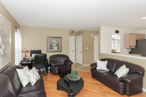 1340 Newcastle Ln, Bartlett, IL 60103 photo 17