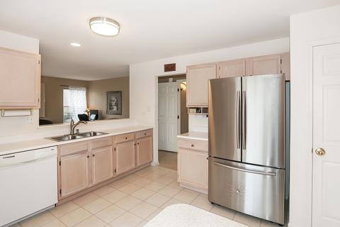1340 Newcastle Ln, Bartlett, IL 60103 photo 10