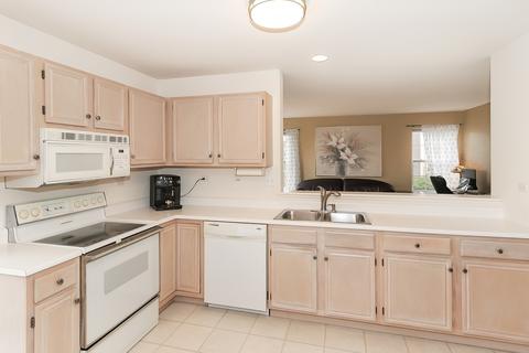 1340 Newcastle Ln, Bartlett, IL 60103 photo 9