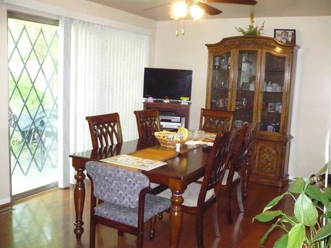 8907 Robin Dr, Des Plaines, IL 60016 photo 2