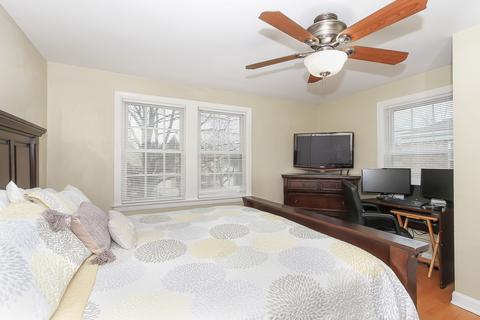 561 Rose Ave, Des Plaines, IL 60016 photo 13