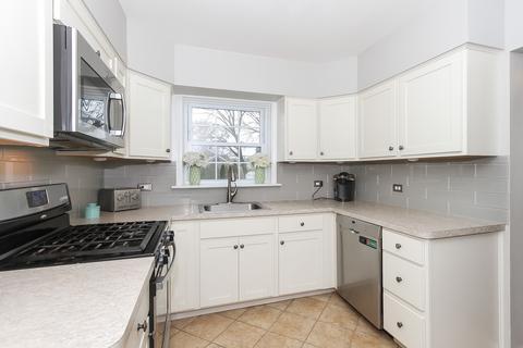 561 Rose Ave, Des Plaines, IL 60016 photo 7