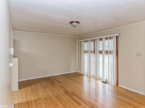 1951 E Cedar Pl, Kankakee, IL 60901 photo 3