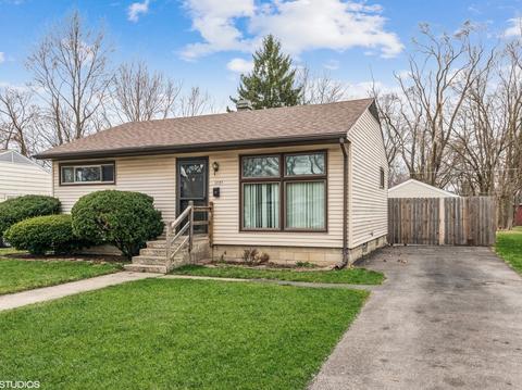 1951 E Cedar Pl, Kankakee, IL 60901 photo 2