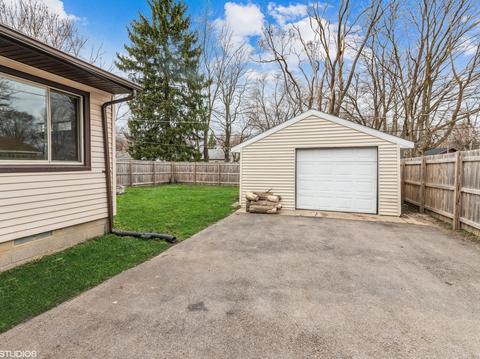 1951 E Cedar Pl, Kankakee, IL 60901 photo 11