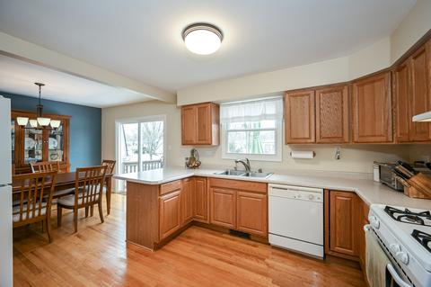1280 Kent Ct, Wheaton, IL 60189 photo 10