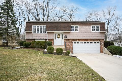 1280 Kent Ct, Wheaton, IL 60189 photo 2