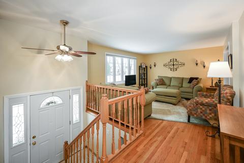 1280 Kent Ct, Wheaton, IL 60189 photo 3