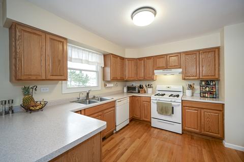 1280 Kent Ct, Wheaton, IL 60189 photo 8