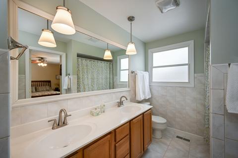 1280 Kent Ct, Wheaton, IL 60189 photo 13