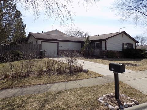 1689 Cape Breton Ct, Hoffman Estates, IL 60192 photo 1