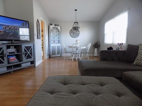 1689 Cape Breton Ct, Hoffman Estates, IL 60192 photo 4