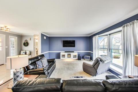 4100 Oaksbury Ln, Rolling Meadows, IL 60008 photo 7