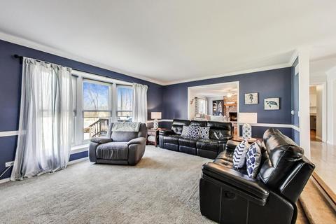4100 Oaksbury Ln, Rolling Meadows, IL 60008 photo 6