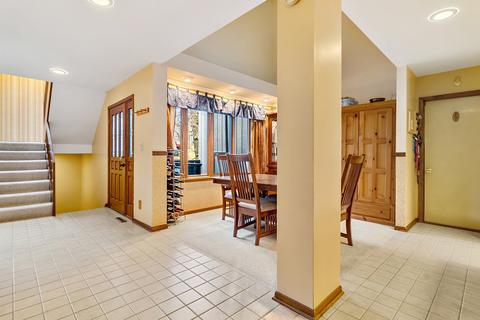 10 W Rawson Bridge Rd, Oakwood Hills, IL 60013 photo 4