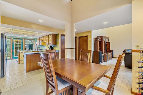 10 W Rawson Bridge Rd, Oakwood Hills, IL 60013 photo 5