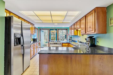 10 W Rawson Bridge Rd, Oakwood Hills, IL 60013 photo 7
