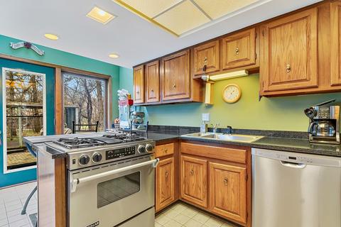 10 W Rawson Bridge Rd, Oakwood Hills, IL 60013 photo 6